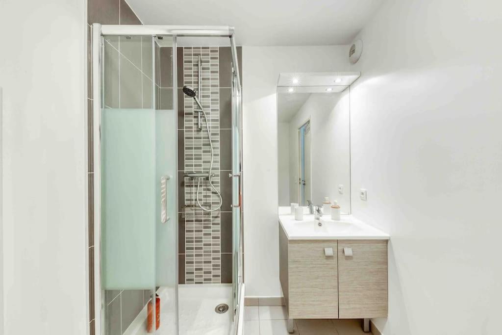 Appartement Moderne, Metro 7, Parking Et Jardin Villejuif Luaran gambar